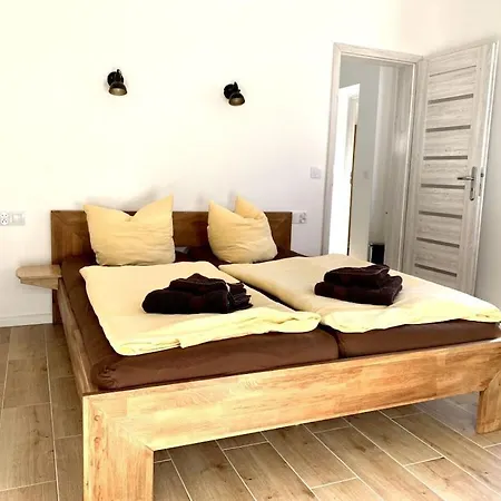 Semesterbostad Straka Haus Anna Whg 1